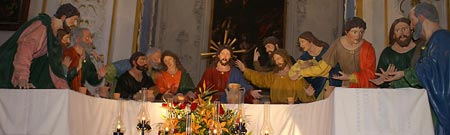 "La Cena" ~ Una dei sedici gruppi statuari che sfilano durante la processione del Giovedì Santo a Caltanissetta